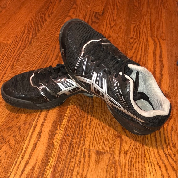 Ascis volleyball shoes- Women’s - Picture 3 of 3